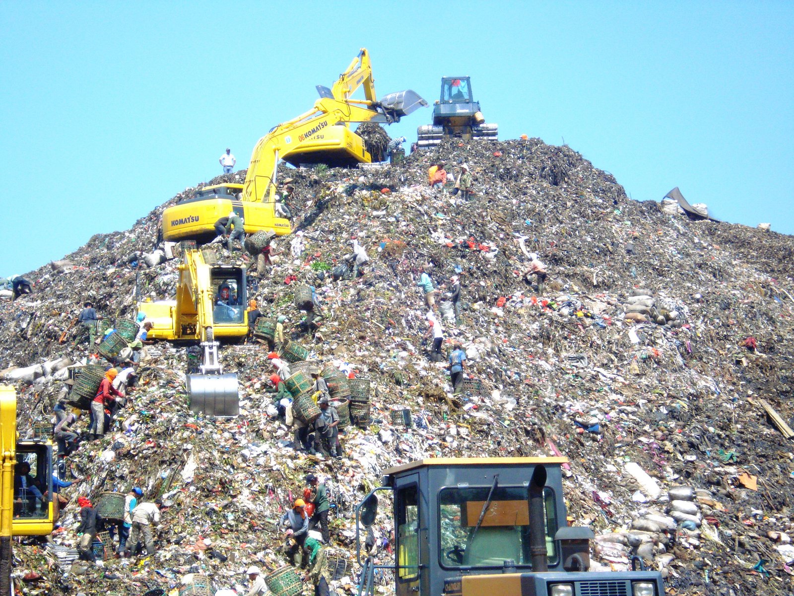 D - WA SOROTI KONGLO REBUTAN PROYEK SAMPAH GAGAL
